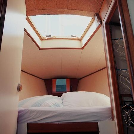 Cozy Lisbon Marina Sleepaboard - Sail Away Hotel Luaran gambar