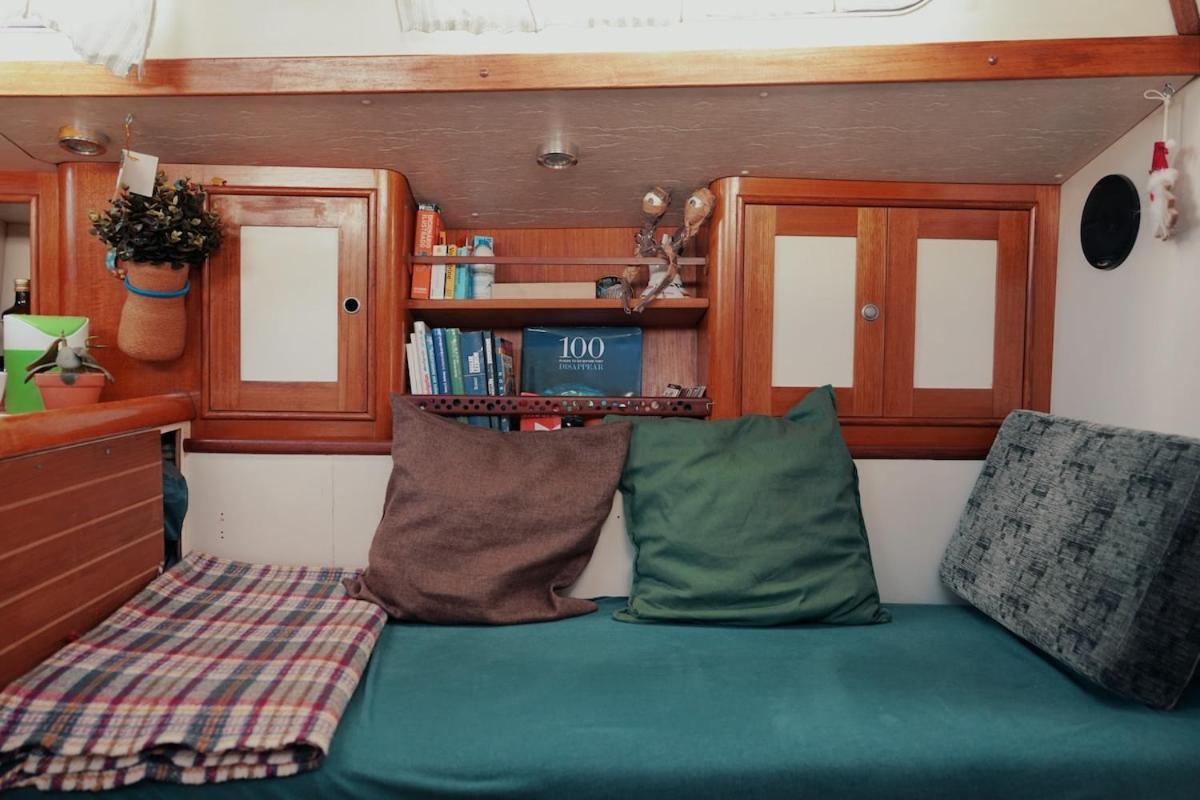 Cozy Lisbon Marina Sleepaboard - Sail Away Hotel Luaran gambar